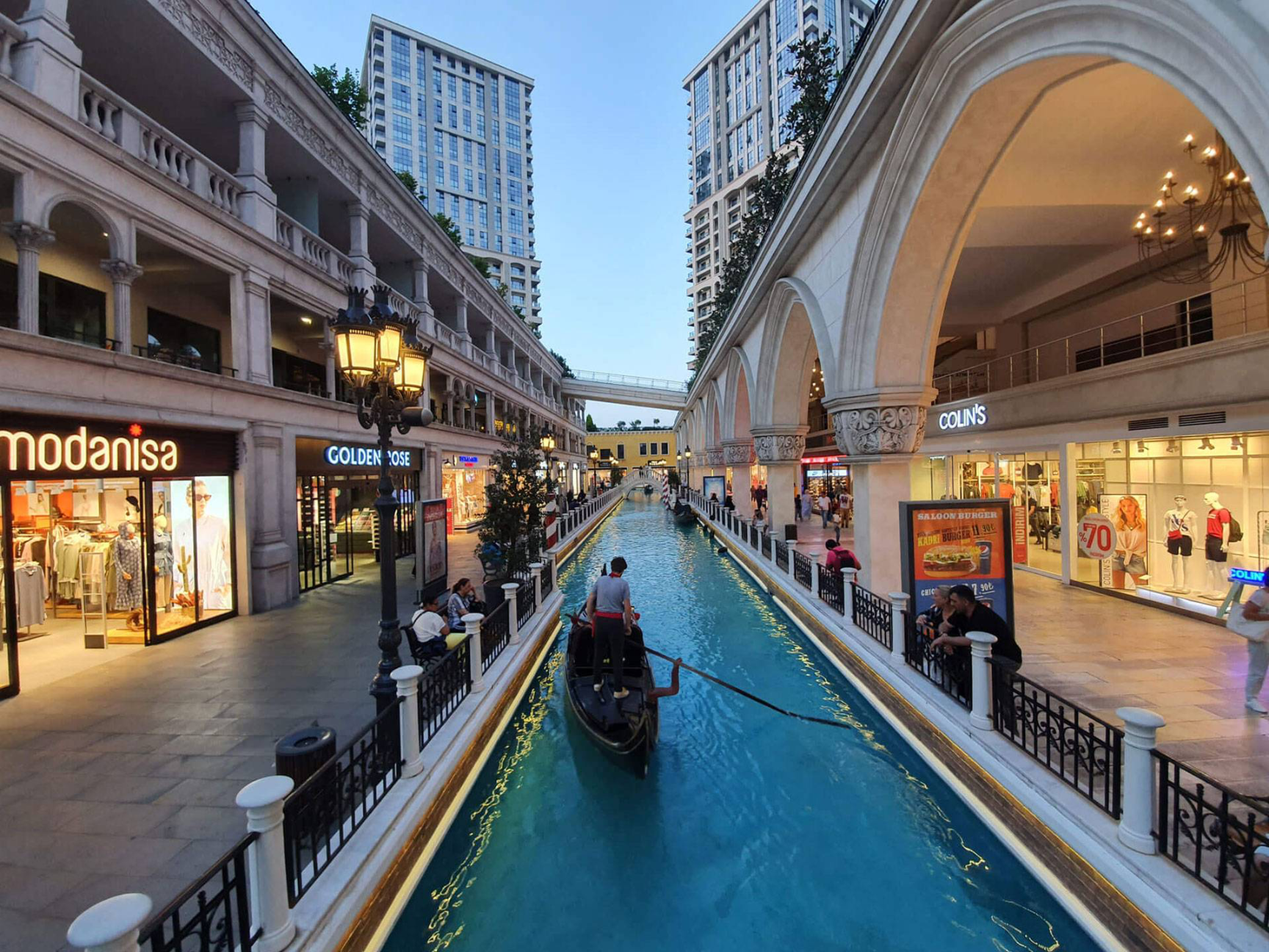 Venezia Mega Outlet